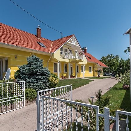 Topaz Apartmanhazak Balatongyörök المظهر الخارجي الصورة